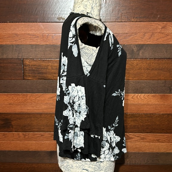 Lascana Venus Scoop Neck Cold Shoulder Long Sleeve Black and White Floral Blouse - Picture 7 of 10